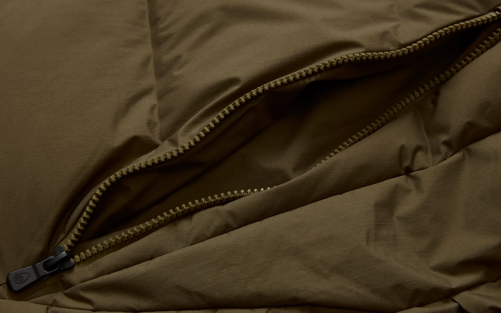 w_race_edition_down_parka_3-1.webp Sail Racing W RACE EDITION DOWN PARKA